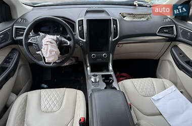 Позашляховик / Кросовер Ford Edge 2023 в 