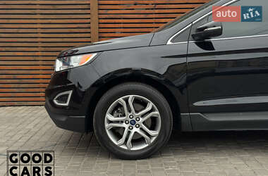 Позашляховик / Кросовер Ford Edge 2016 в 