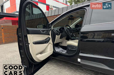 Позашляховик / Кросовер Ford Edge 2016 в 
