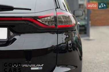 Позашляховик / Кросовер Ford Edge 2016 в 