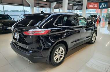 Позашляховик / Кросовер Ford Edge 2019 в 