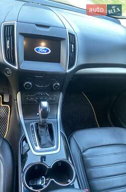 Внедорожник / Кроссовер Ford Edge 2017 в 