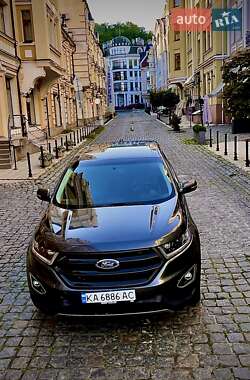 Внедорожник / Кроссовер Ford Edge 2017 в 
