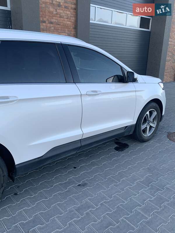 Позашляховик / Кросовер Ford Edge 2019 в Чернівцях