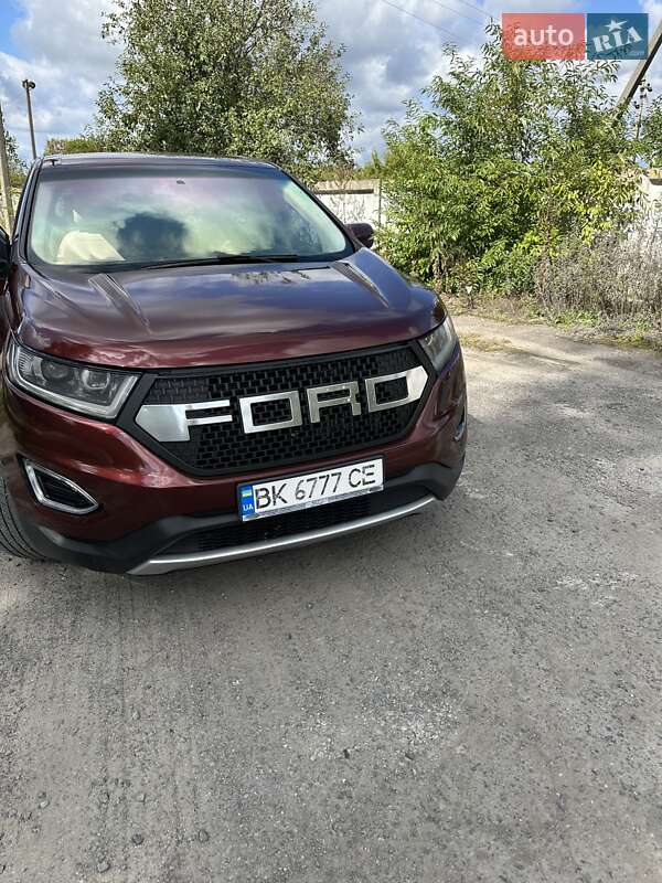 Внедорожник / Кроссовер Ford Edge 2016 в 