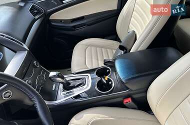 Внедорожник / Кроссовер Ford Edge 2016 в 