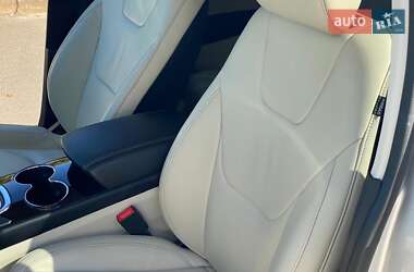 Внедорожник / Кроссовер Ford Edge 2017 в 