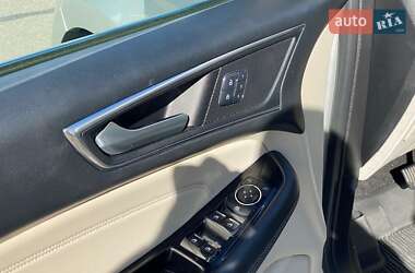 Внедорожник / Кроссовер Ford Edge 2017 в 