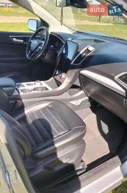 Позашляховик / Кросовер Ford Edge 2021 в 