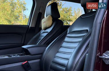 Позашляховик / Кросовер Ford Edge 2020 в 