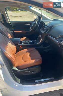 Внедорожник / Кроссовер Ford Edge 2019 в 