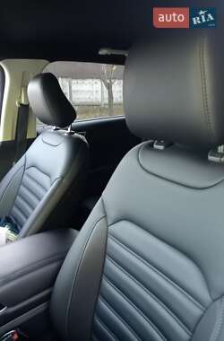 Внедорожник / Кроссовер Ford Edge 2020 в 