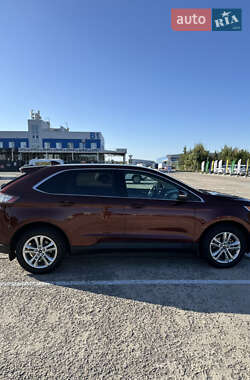 Внедорожник / Кроссовер Ford Edge 2015 в 