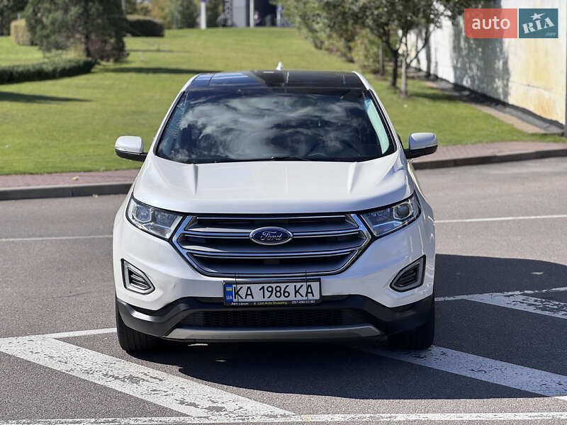Позашляховик / Кросовер Ford Edge 2016 в 