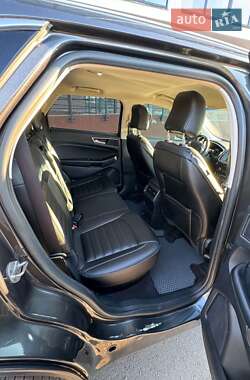 Позашляховик / Кросовер Ford Edge 2020 в 