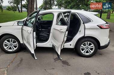 Позашляховик / Кросовер Ford Edge 2018 в 