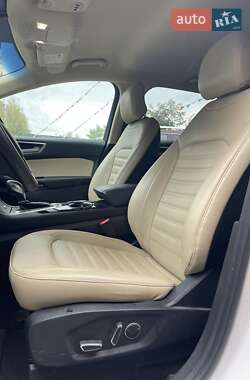 Внедорожник / Кроссовер Ford Edge 2018 в 