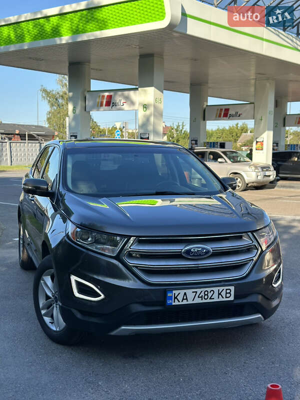 Позашляховик / Кросовер Ford Edge 2017 в 