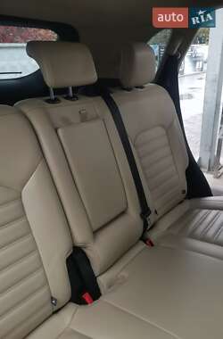 Позашляховик / Кросовер Ford Edge 2018 в 