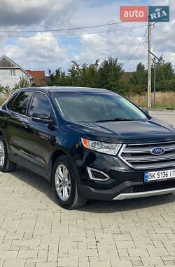 Позашляховик / Кросовер Ford Edge 2015 в 