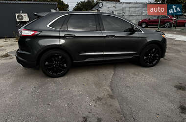 Позашляховик / Кросовер Ford Edge 2015 в 
