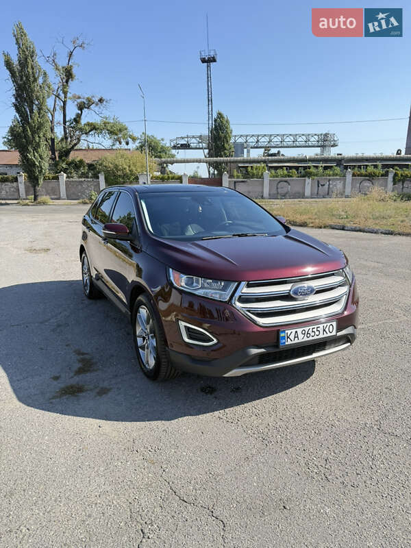 Позашляховик / Кросовер Ford Edge 2018 в 