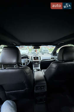 Внедорожник / Кроссовер Ford Edge 2019 в 