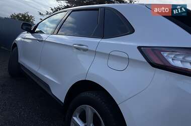 Позашляховик / Кросовер Ford Edge 2019 в 