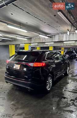 Внедорожник / Кроссовер Ford Edge 2017 в 