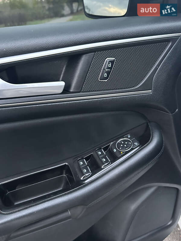 Внедорожник / Кроссовер Ford Edge 2015 в Кривом Роге
