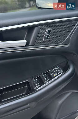 Внедорожник / Кроссовер Ford Edge 2015 в 