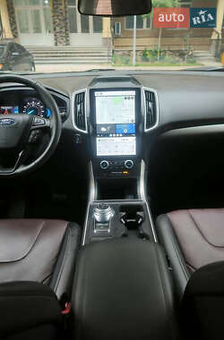 Позашляховик / Кросовер Ford Edge 2022 в 