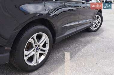 Внедорожник / Кроссовер Ford Edge 2018 в 