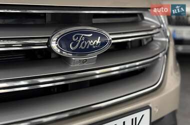 Внедорожник / Кроссовер Ford Edge 2017 в 