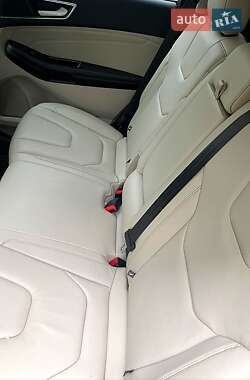 Внедорожник / Кроссовер Ford Edge 2015 в 