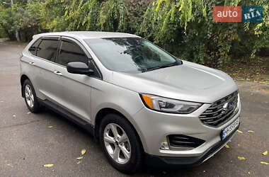 Позашляховик / Кросовер Ford Edge 2019 в 