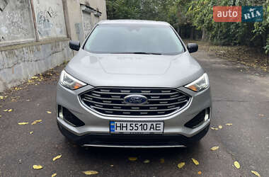 Позашляховик / Кросовер Ford Edge 2019 в 