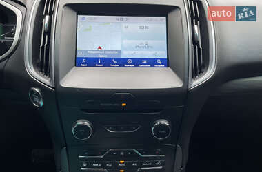 Позашляховик / Кросовер Ford Edge 2019 в 