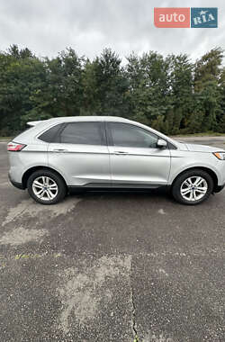 Внедорожник / Кроссовер Ford Edge 2018 в 