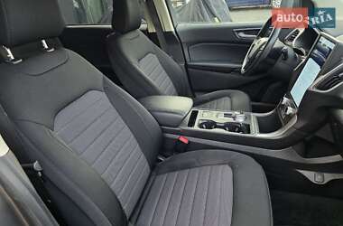 Позашляховик / Кросовер Ford Edge 2021 в 