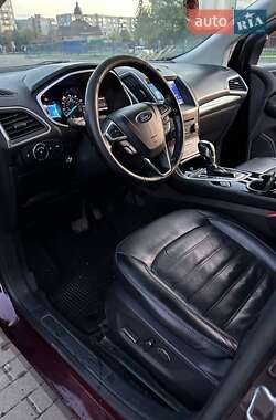 Позашляховик / Кросовер Ford Edge 2018 в 