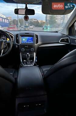 Позашляховик / Кросовер Ford Edge 2018 в 