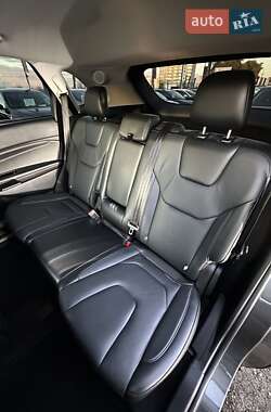 Внедорожник / Кроссовер Ford Edge 2017 в 