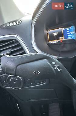 Внедорожник / Кроссовер Ford Edge 2017 в 