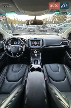 Внедорожник / Кроссовер Ford Edge 2017 в 