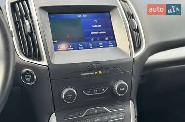 Позашляховик / Кросовер Ford Edge 2019 в 