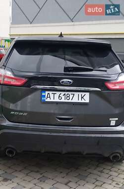 Позашляховик / Кросовер Ford Edge 2020 в 