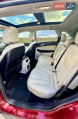 Позашляховик / Кросовер Ford Edge 2015 в 