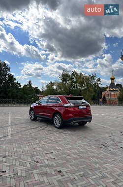 Внедорожник / Кроссовер Ford Edge 2017 в 