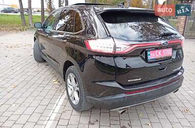 Внедорожник / Кроссовер Ford Edge 2017 в 